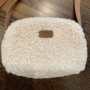 NWOT UGG crossbody Sherpa bag